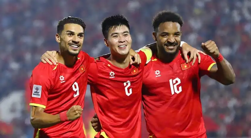 Tờ Yonhap News ca ngợi sự cân bằng ấn tượng giữa tấn công và phòng thủ của đội quân dưới quyền HLV Kim Sang-sik Tờ Yonhap News ca ngợi sự cân bằng ấn tượng giữa tấn công và phòng thủ của đội quân dưới quyền HLV Kim Sang-sik